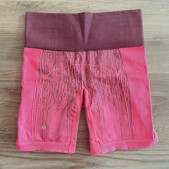 Lululemon coral sculpt short size 4 - Picture 2 of 4